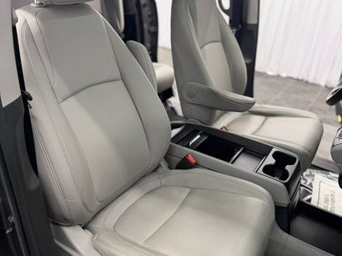 Used 2023 Honda Odyssey Touring image 32