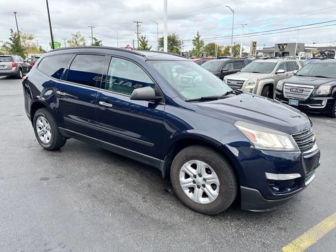 Used 2015 Chevrolet Traverse LS image 7