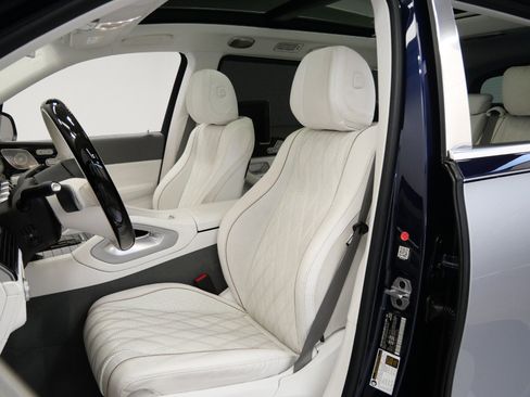 Used 2024 Mercedes-Benz Maybach GLS 600 4MATIC image 24