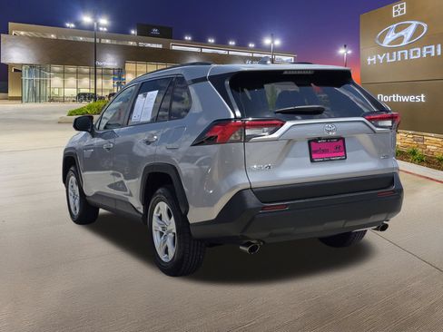 Used 2020 Toyota RAV4 XLE FWD image 9