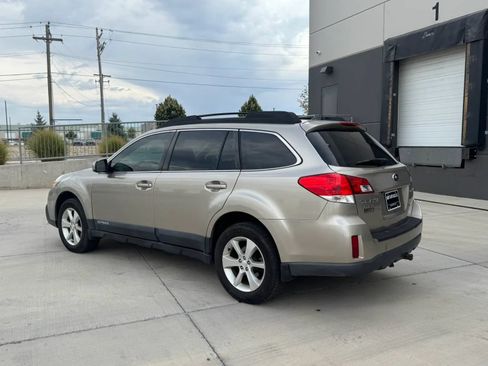 Used 2014 Subaru Outback 2.5i Limited AWD/4WD image 3