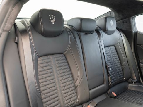 Used 2022 Maserati Ghibli Trofeo image 31