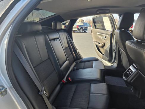 Used 2017 Chevrolet Impala LT image 29