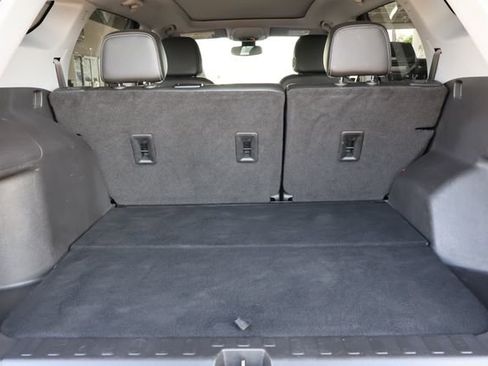 Used 2022 GMC Terrain SLT w/ Infotainment Package II FWD image 20