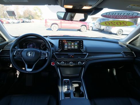 Used 2020 Honda Accord Touring image 18