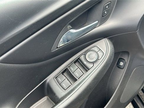 Used 2017 Chevrolet Volt LT image 27