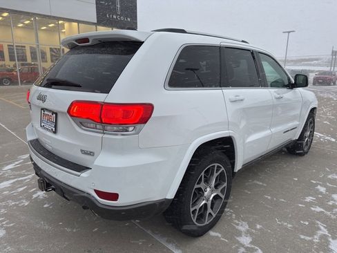 Used 2018 Jeep Grand Cherokee Limited image 29