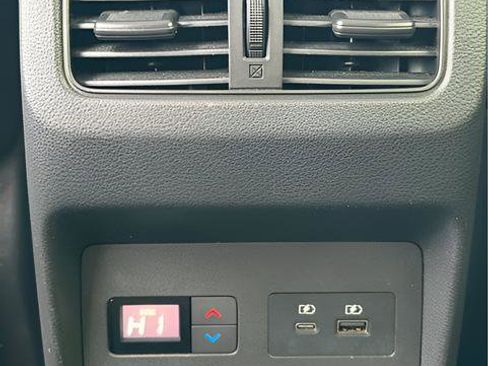 Used 2023 Nissan Rogue SL w/ SL Premium Package image 22