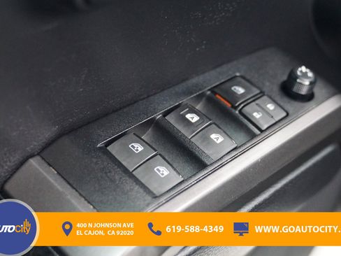 Used 2020 Toyota Tacoma TRD Off-Road w/ Technology Package image 17