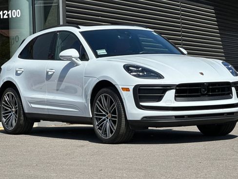 Used 2025 Porsche Macan image 10