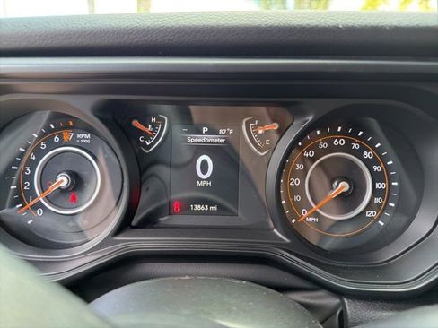 Used 2025 Jeep Gladiator Sport AWD/4WD image 5