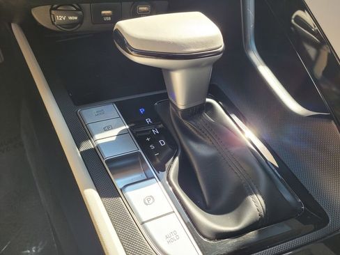 Used 2023 Hyundai Elantra Limited image 22