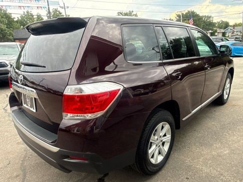 Used 2013 Toyota Highlander FWD w/ Cold Weather Pkg image 5