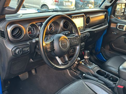 Used 2022 Jeep Gladiator Sport image 13