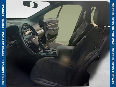 Used 2018 Ford Explorer XLT w/ Equipment Group 202A AWD/4WD image 1