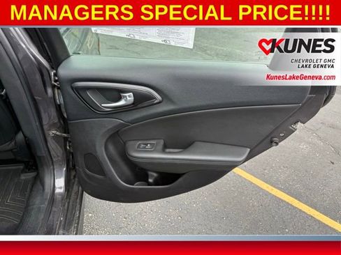 Used 2016 Chrysler 200 S AWD/4WD image 19