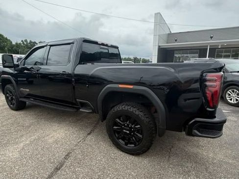 Used 2024 GMC Sierra 2500 AT4 w/ AT4 Preferred Package AWD/4WD image 10