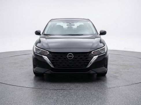 Used 2025 Nissan Sentra SV image 2