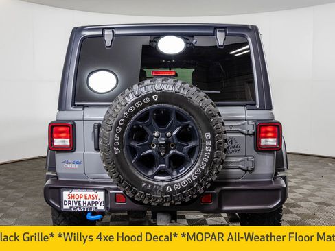 Used 2023 Jeep Wrangler Unlimited w/ Cold Weather Group AWD/4WD image 18