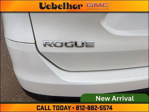 Used 2014 Nissan Rogue SV image 15