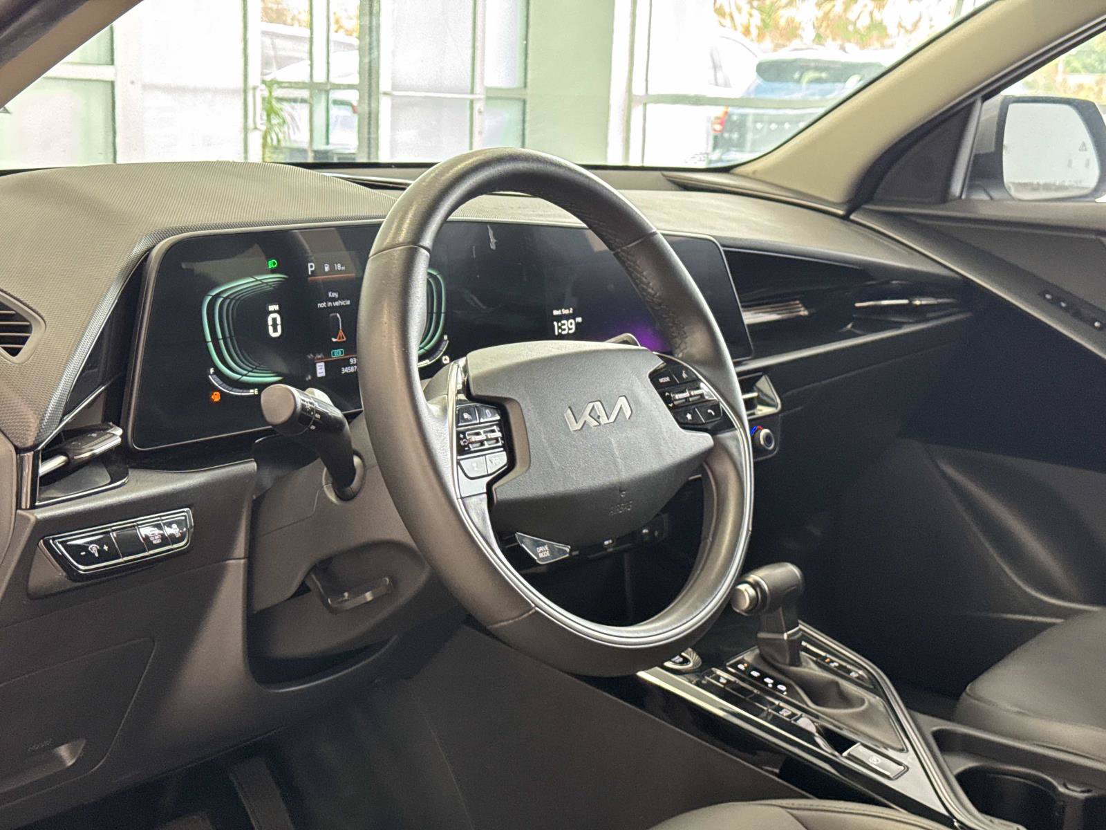 Used 2023 Kia Niro EX FWD image 15