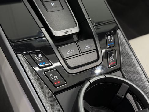 Certified 2022 Porsche 911 Targa 4S image 36