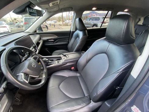 Certified 2025 Toyota Grand Highlander XLE image 11