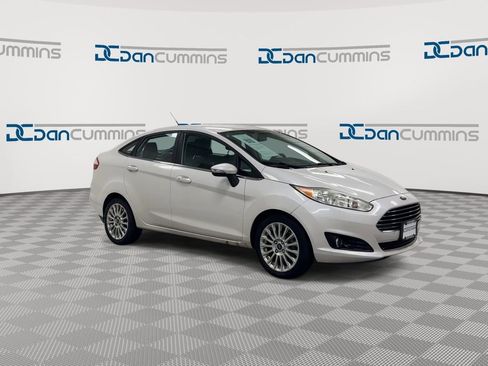 Used 2016 Ford Fiesta Titanium FWD image 2