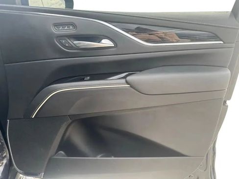 Used 2022 Cadillac Escalade Sport w/ LPO, Floor Liner Package AWD/4WD image 16