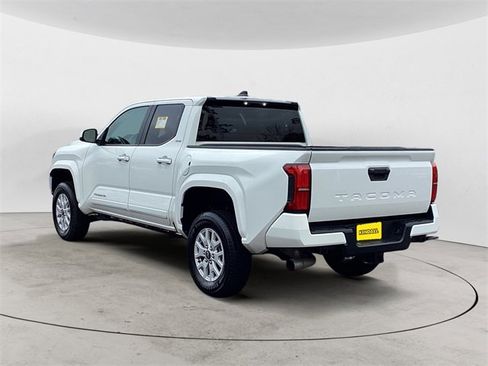 Certified 2024 Toyota Tacoma SR5 image 3