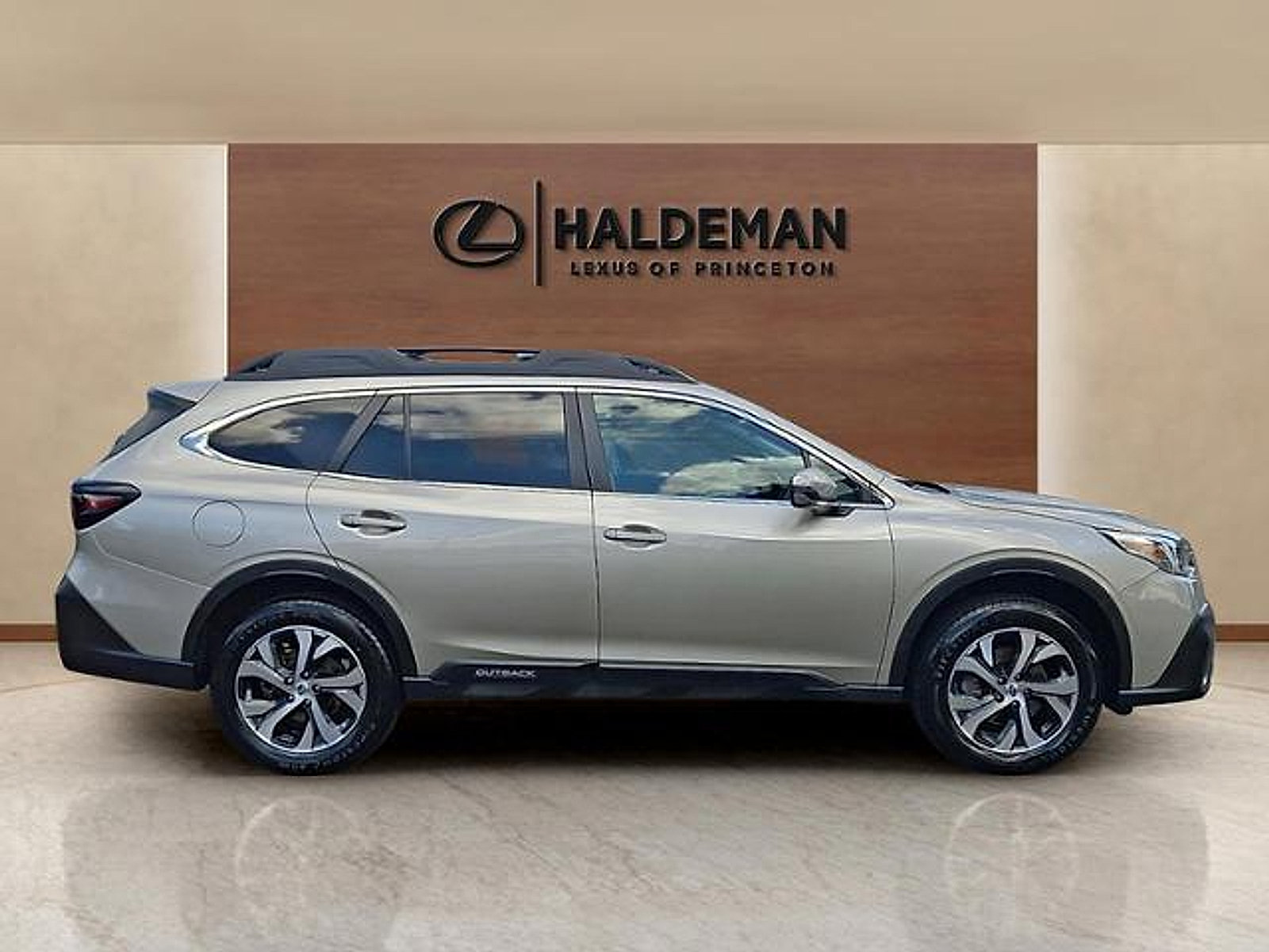 Used 2020 Subaru Outback Limited AWD/4WD image 7