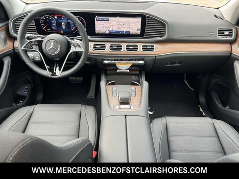 New 2026 Mercedes-Benz GLS 450 4MATIC image 17