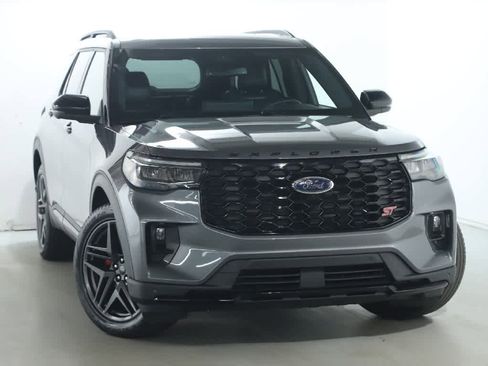 Used 2025 Ford Explorer ST w/ Sun And Sound Package AWD/4WD image 2