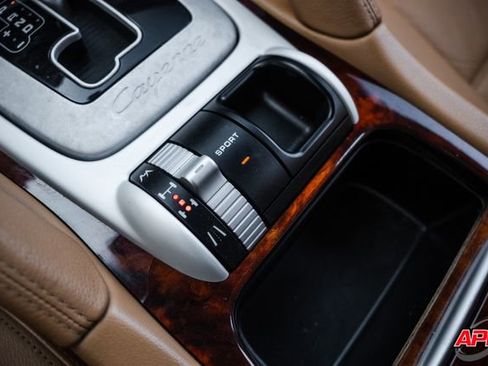 Used 2009 Porsche Cayenne image 19