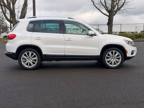 Used 2012 Volkswagen Tiguan SE image 8
