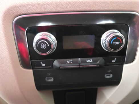 Used 2023 GMC Yukon Denali image 27