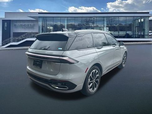 New 2026 Lincoln Nautilus Reserve AWD/4WD image 8