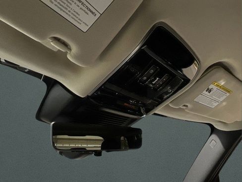 New 2025 Land Rover Range Rover Long Wheelbase SE image 29