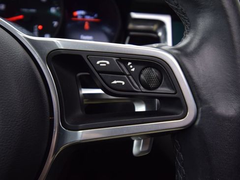 Used 2021 Porsche Macan image 35