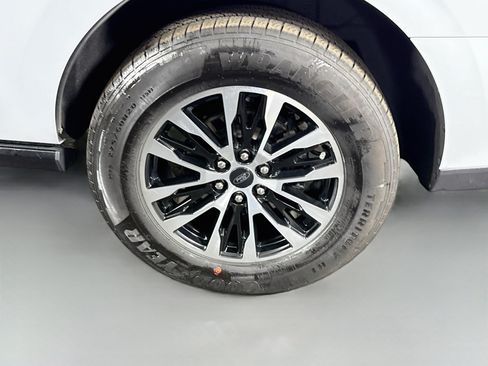 Used 2025 Ford Expedition Platinum AWD/4WD image 37