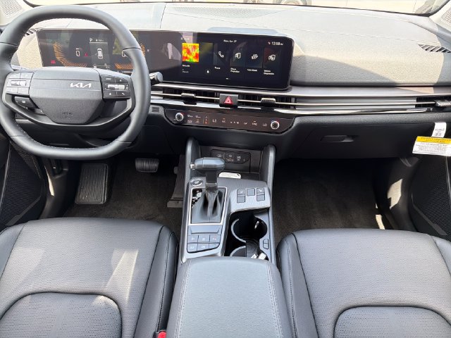 Certified 2026 Kia Sportage EX w/ EX Panorama Roof Package FWD image 9