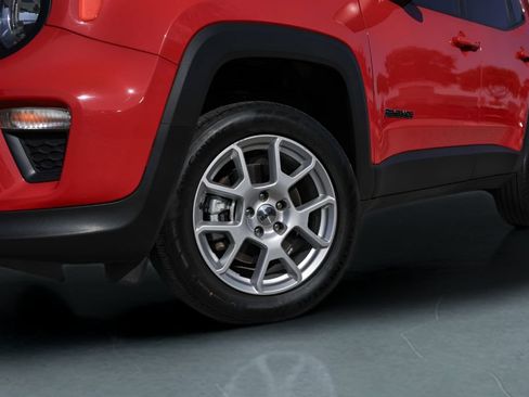 Used 2022 Jeep Renegade Latitude AWD/4WD image 4