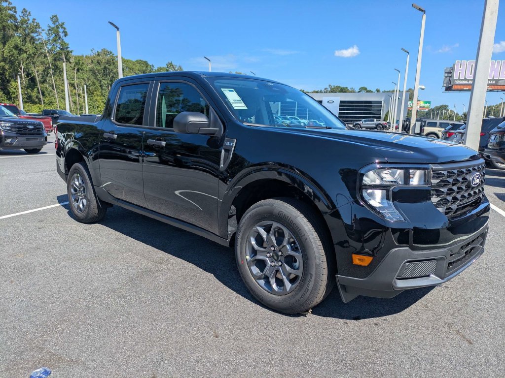 New 2026 Ford Maverick XLT FWD image 3