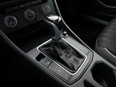 Certified 2022 Volkswagen Jetta Sport image 24