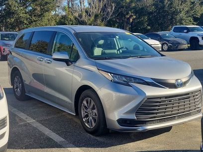 Used 2021 Toyota Sienna LE