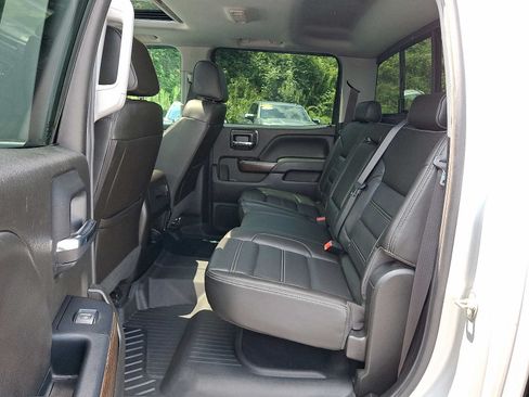Used 2019 GMC Sierra 2500 Denali w/ Suspension Package, Off-Road AWD/4WD image 10