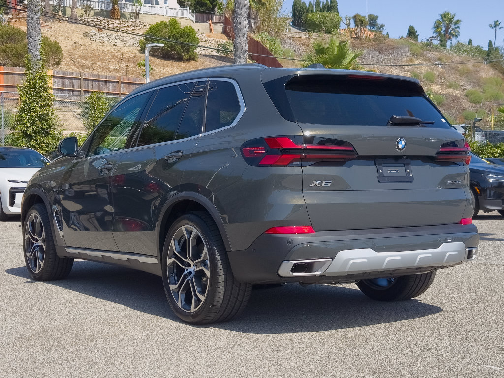 New 2026 BMW X5 sDrive40i RWD image 14