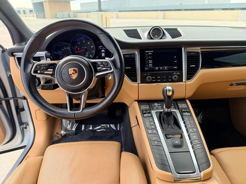 Used 2017 Porsche Macan AWD/4WD image 13