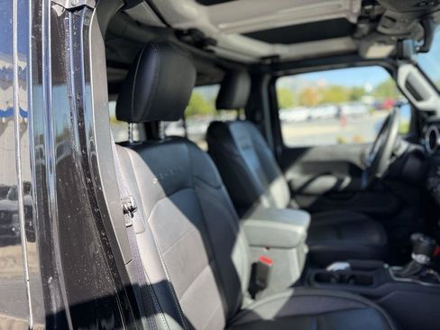 Used 2022 Jeep Wrangler Unlimited Sahara w/ Cold Weather Group image 31