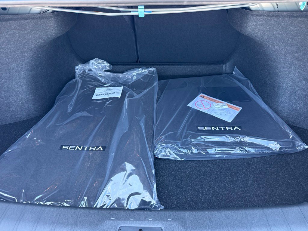 New 2027 Nissan Sentra SR FWD image 28